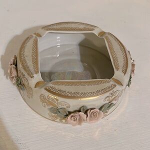 Ashtray made in Russia roses